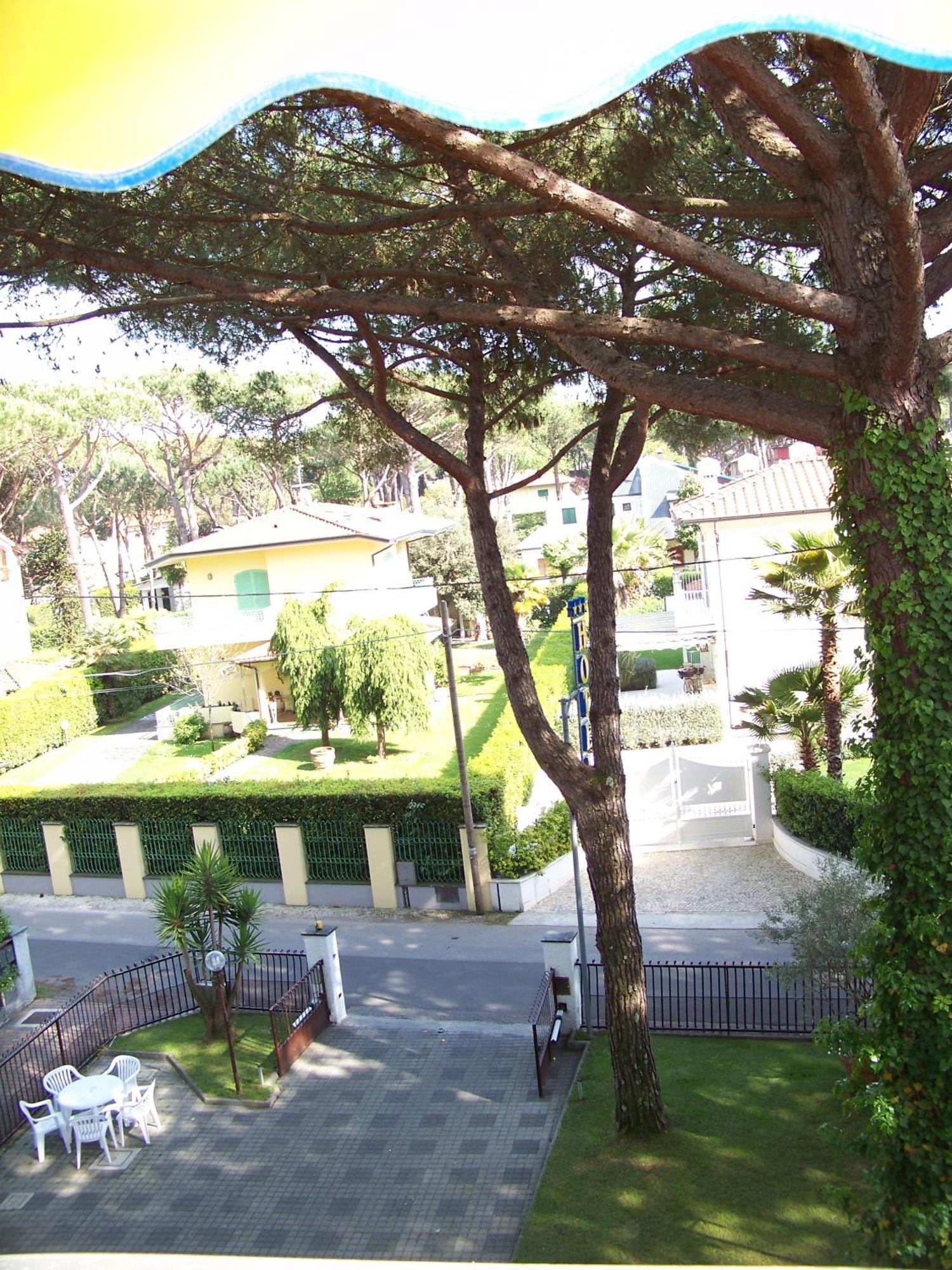 Hotel Giulio Cesare شينكْوالي المظهر الخارجي الصورة