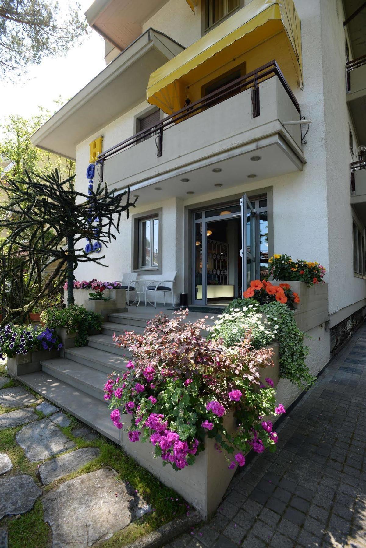 Hotel Giulio Cesare شينكْوالي المظهر الخارجي الصورة